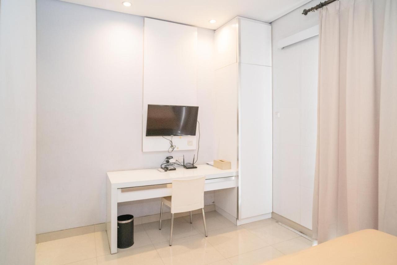 Reddoorz At Tirta Mansion Paramount Gading Cicayur Exterior foto